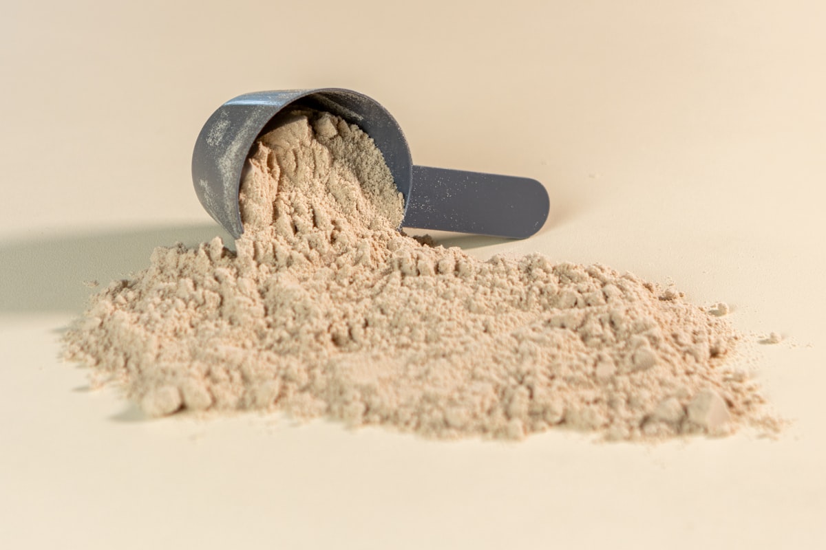 Casein protein powder slow-release nighttime formula